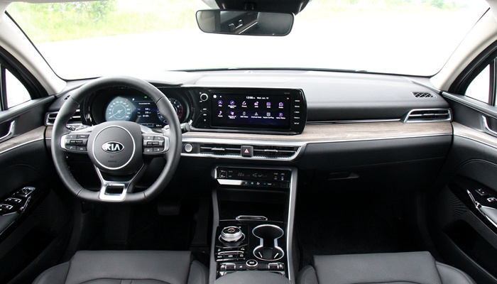 起亚K5首试:重振韩风!“欧巴”的回归反击战 起亚K5首试:重振韩风!“欧巴”的回归反击战