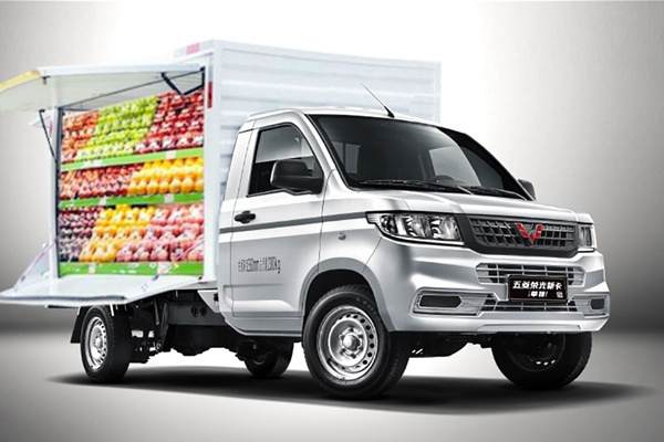 制胜地摊经济的神车五菱荣光小新卡翼售558万起