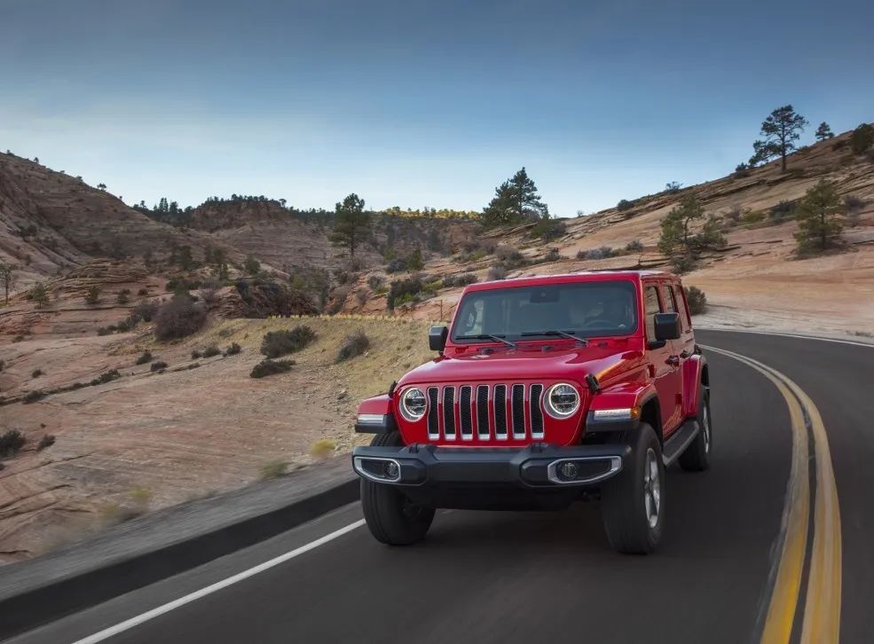 针锋相怼 | "盒子"之争!路虎卫士/牧马人,都向城市化妥协了吗?