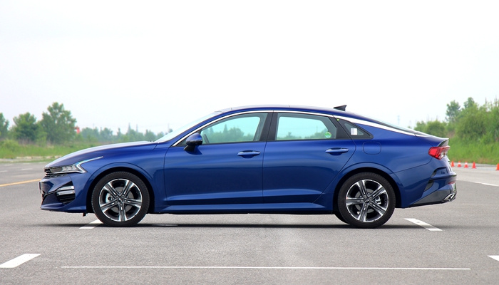 起亚K5首试:重振韩风!“欧巴”的回归反击战 起亚K5首试:重振韩风!“欧巴”的回归反击战