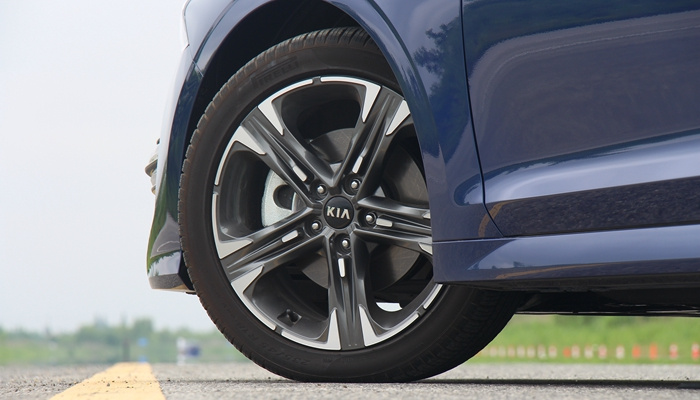 起亚K5首试:重振韩风!“欧巴”的回归反击战 起亚K5首试:重振韩风!“欧巴”的回归反击战