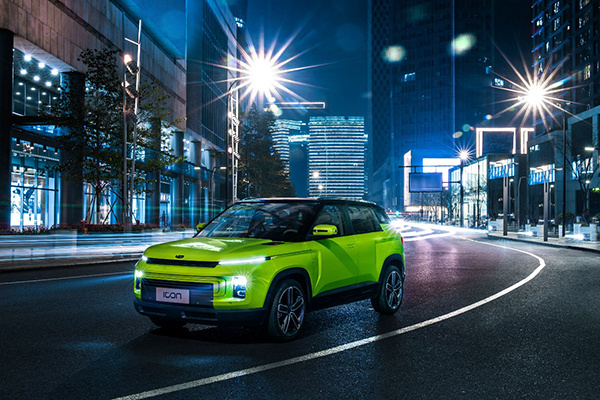 七彩炫酷!ICON极光镜界,光影科技中驭见未来科技