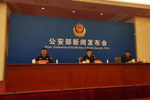 公安交管推12项新规:7座至9座非营运小微型客车免年检啦 公安交管推12项新规:7座至9座非营运小微型客车免年检啦