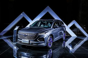 人民需要的经济大四座来了 五菱凯捷上市售8.58万起