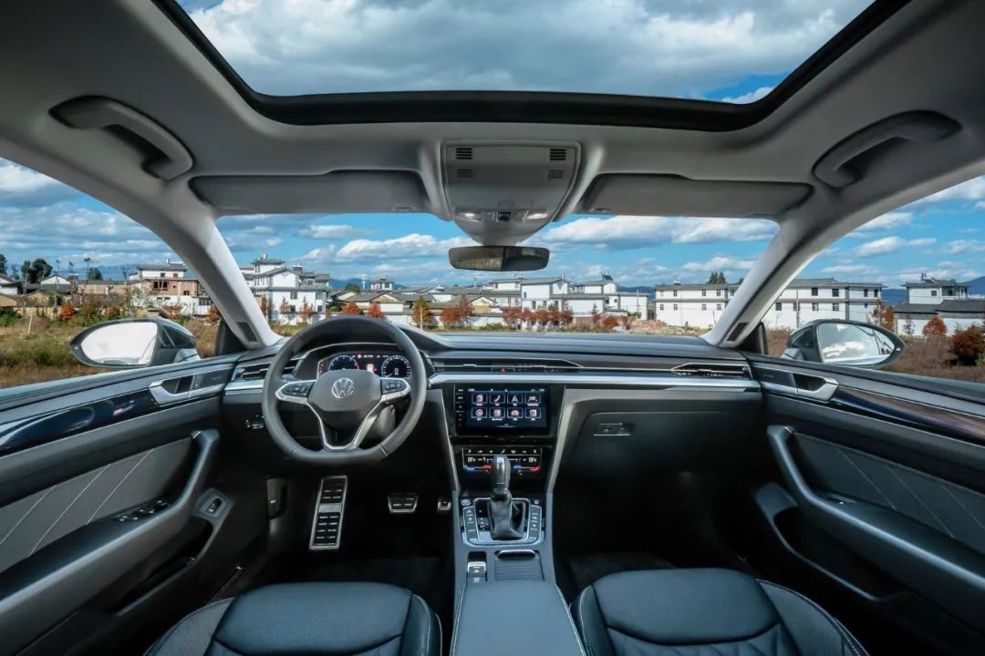 全新cc猎装版内饰