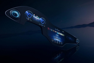 搭载MBUX Hyperscreen系统的奔驰EQS,能成为S级吗?