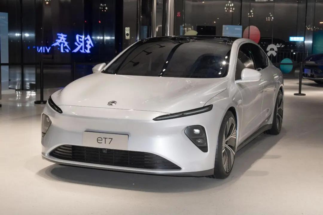 蔚来ET7叫板宝马7系，是实力过硬，还是你飘了？