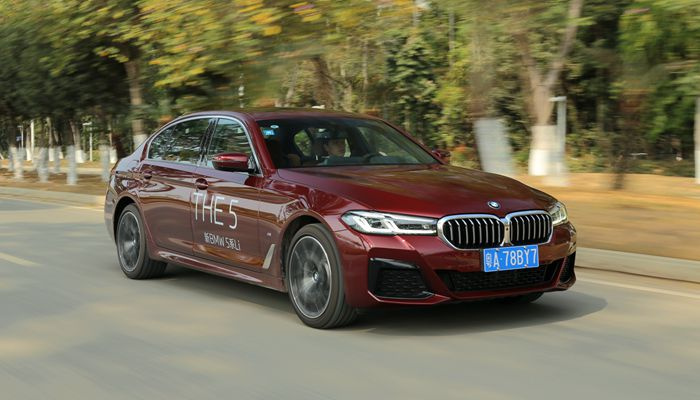 新款宝马530li首试:在座各位,一个能打的都没有