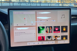 特斯拉全新V11系统曝光，屏幕滑动换挡抢眼