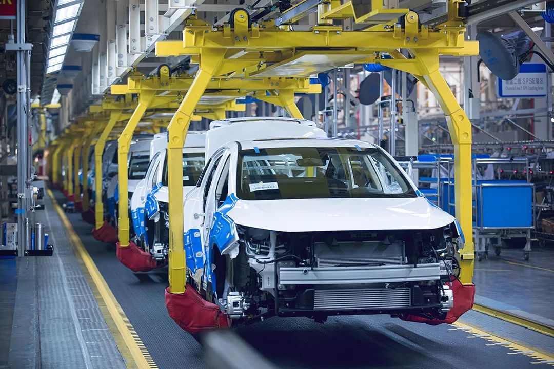 一说到中国家轿就想到吉利帝豪不是没有原因的