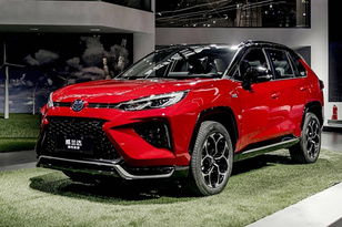 两驱四驱齐上阵，插混版丰田威兰达PHEV今日上市