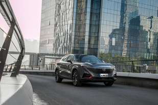 CS75系列连续16个月销破两万 长安汽车7月销量公布