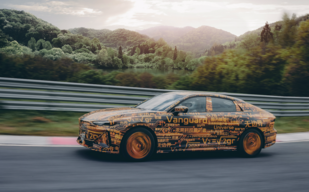 预计广州车展亮相 长安UNI系列首款轿车谍照