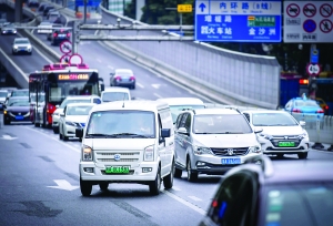 “新能源”高增长 “自主品牌”很强韧