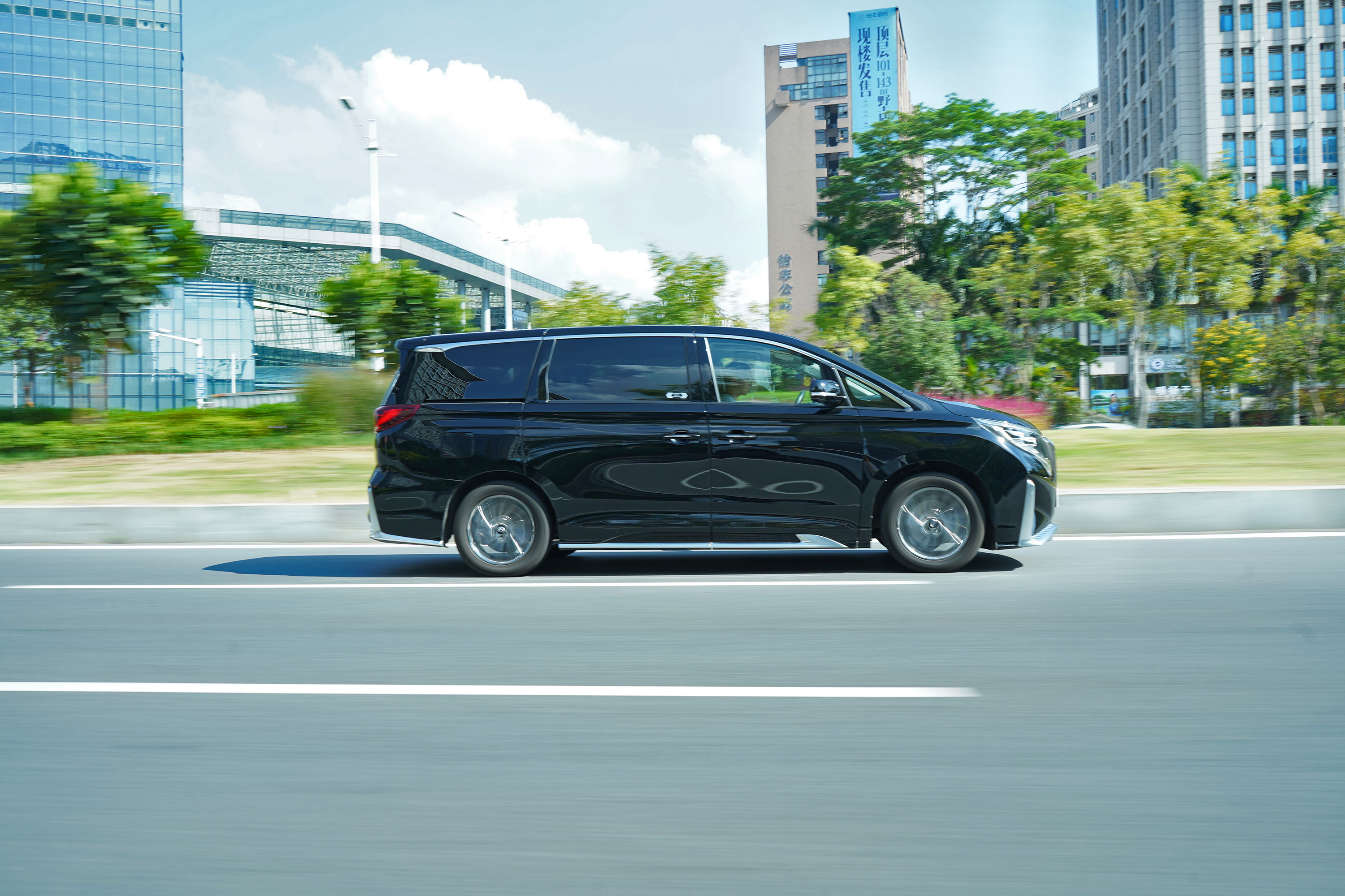 深度体验传祺M8大师系列：气场不输加价神车，中排一躺就想睡觉