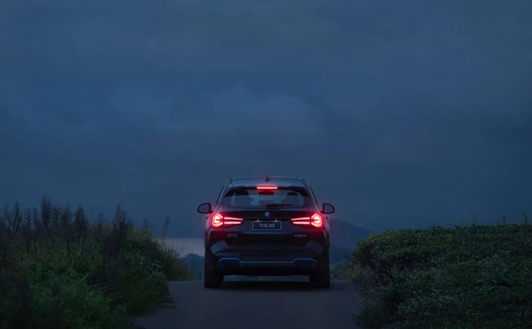 用新款BMW iX3 爬山越野，可看最美风景