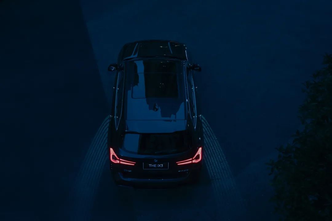用新款BMW iX3 爬山越野，可看最美风景