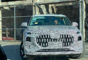 新车尺寸比肩途昂？上汽奥迪Q6路试谍照曝光