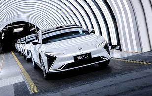 首批200台 智己L7 Beta体验版正式下线