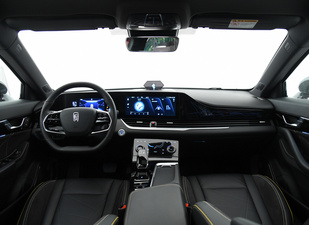 双联屏配3D交互，奔腾B70S内饰发布！