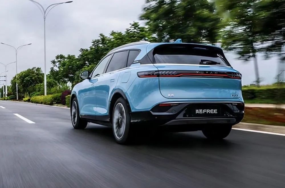 岚图FREE，凭什么叫TA是30万豪华SUV“搅局者”？