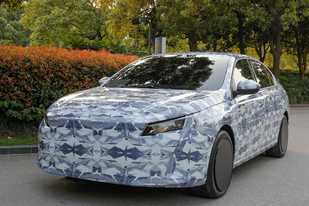 或定位紧凑型，东风标致全新三厢轿车谍照曝光