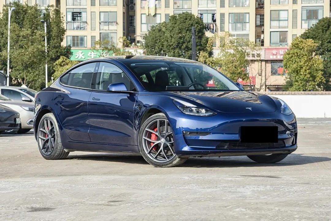 竞争Model 3、ET5，“油改电”的宝马i3值得下手吗？