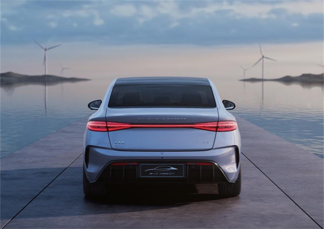 能挑战特斯拉model 3吗？比亚迪海豹预售当天订单量就爆了，凭啥？