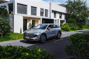 百公里油耗5.5L 哈弗神兽混动DHT售15.38万起