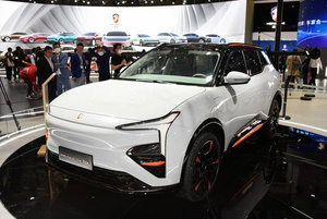 320万业主都买恒驰5，都不够填恒大债务天坑！