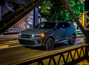 与Tonale共享平台，首款电气化车型！道奇HORNET全球首发