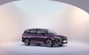 12月上市,搭2.0L混动!五菱凯捷混动铂金版官图