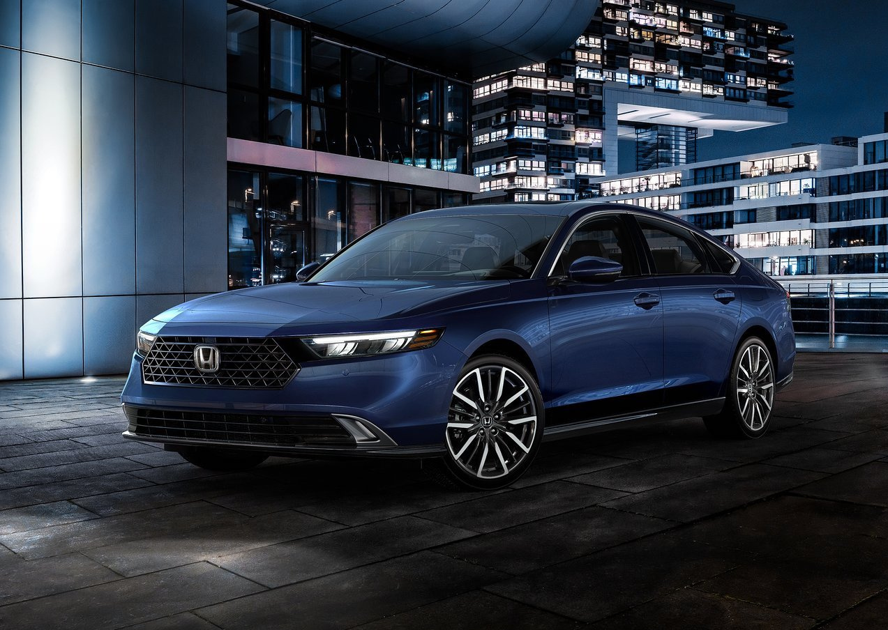 第四代i-MMD混动+贯穿式尾灯!全新本田雅阁正式发布