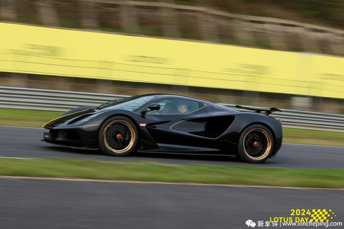 千匹超跑征战浙赛简森巴顿中国首试路特斯evija