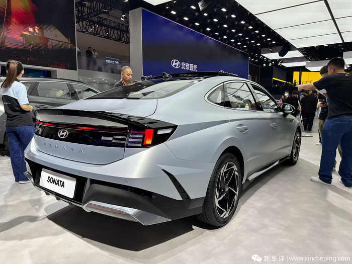 最低价合资b级车!终端12万,北京现代第十一代索纳塔亮相北京车展