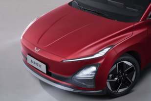 五菱星光EV正式上市，9.98万起就能买到B级纯电轿车