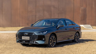 11.99万起,1.6T+2.0T双动力,奇瑞艾瑞泽8 PRO开启预售