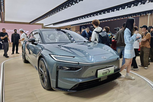 遮住logo就是国产车，广汽丰田铂智7上海车展首发