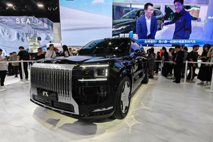 比库里南更尊的中国SUV！纯电续航380km，极氪9X光辉首发