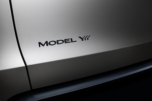 軸距提升+6座布局！特斯拉Model Y L還有哪里變了？