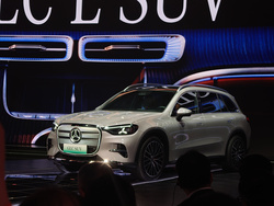 全新奔驰纯电GLC、新一代奔驰S级亮相